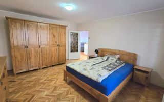 De închiriat apartament 3 camere Micro 16 Parter - Poză 1