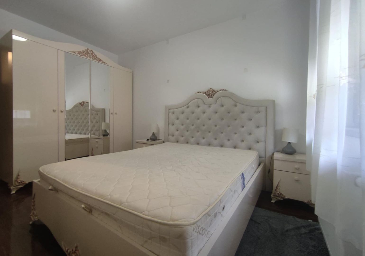 Inchiriem apartament 2 camere spatios intr-un bloc tip vila zona Tractorul - Poză 7