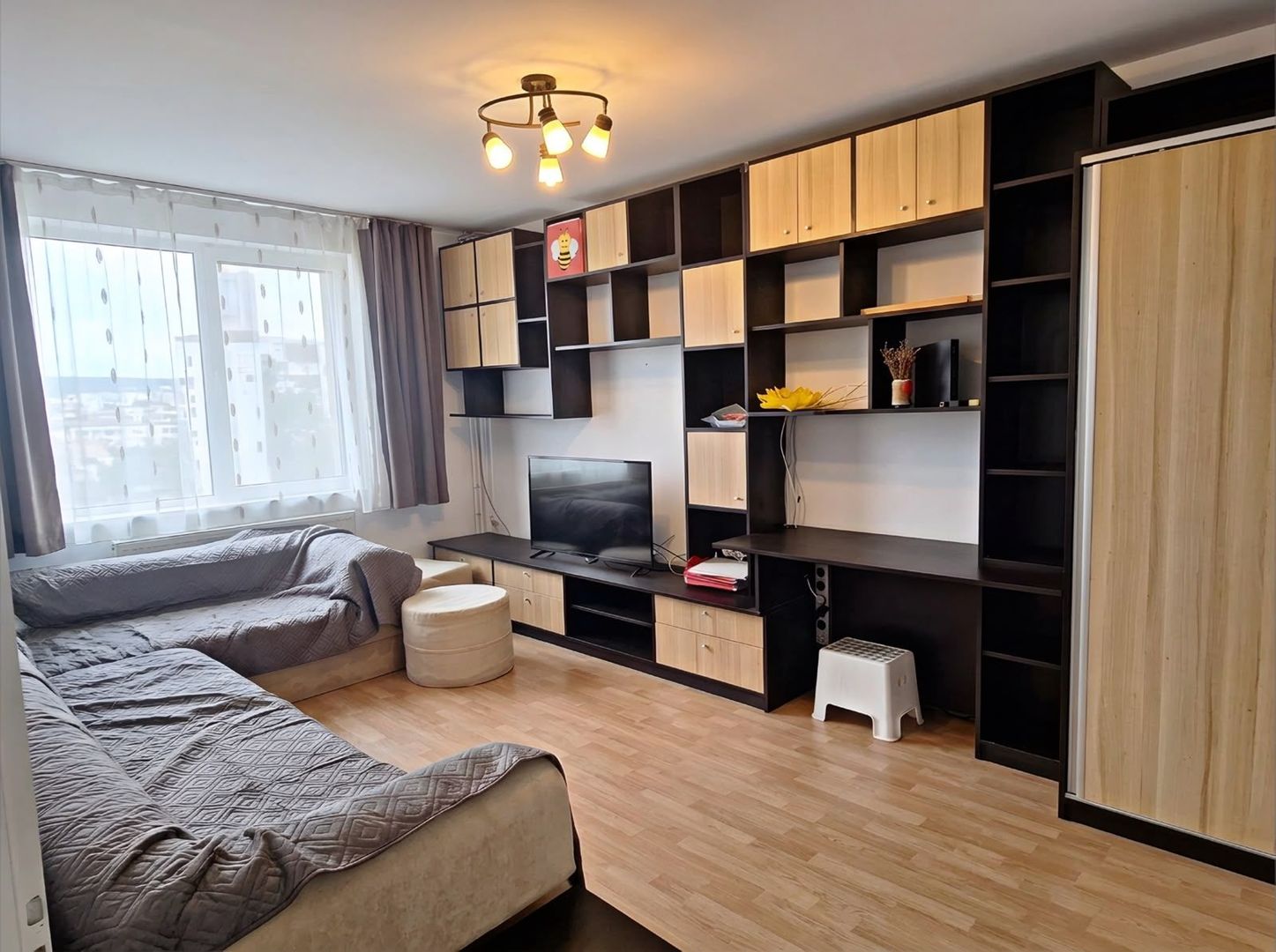 Apartament 3 camere 2 bai Crangasi cu loc parcare inclus - Poză 1