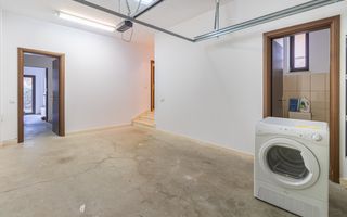 Vanzare - vila spatioasa cu gradina - Condominiu - Iancu Nicolae - Poză 30