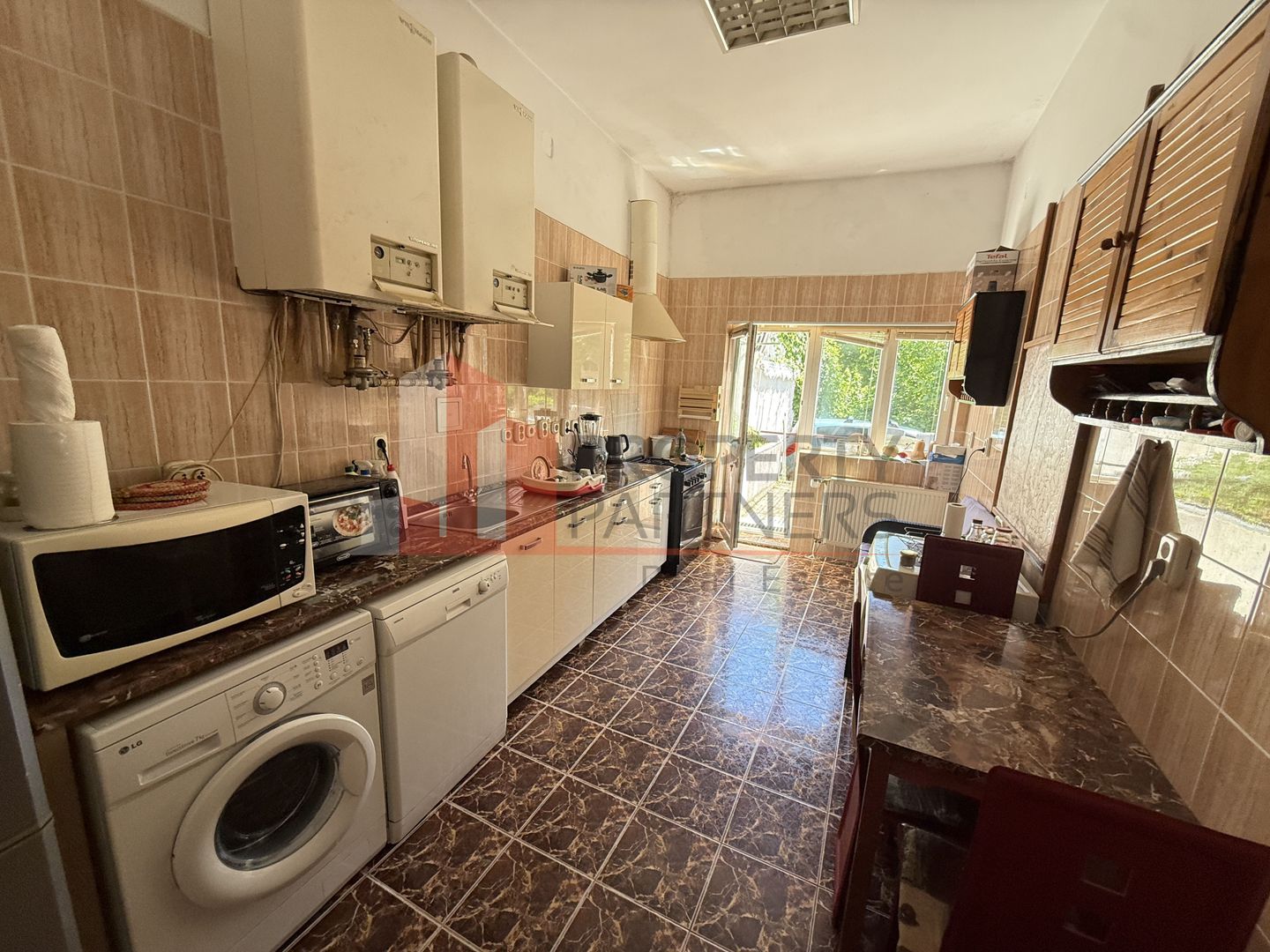 Pensiune lângă Castelul Bran | 9 camere | Pregătită pentru activitate - Poză 3