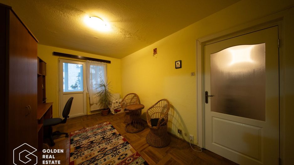 Apartament 4 camere, etaj 1, centrala proprie, zona Vlaicu - Poză 2