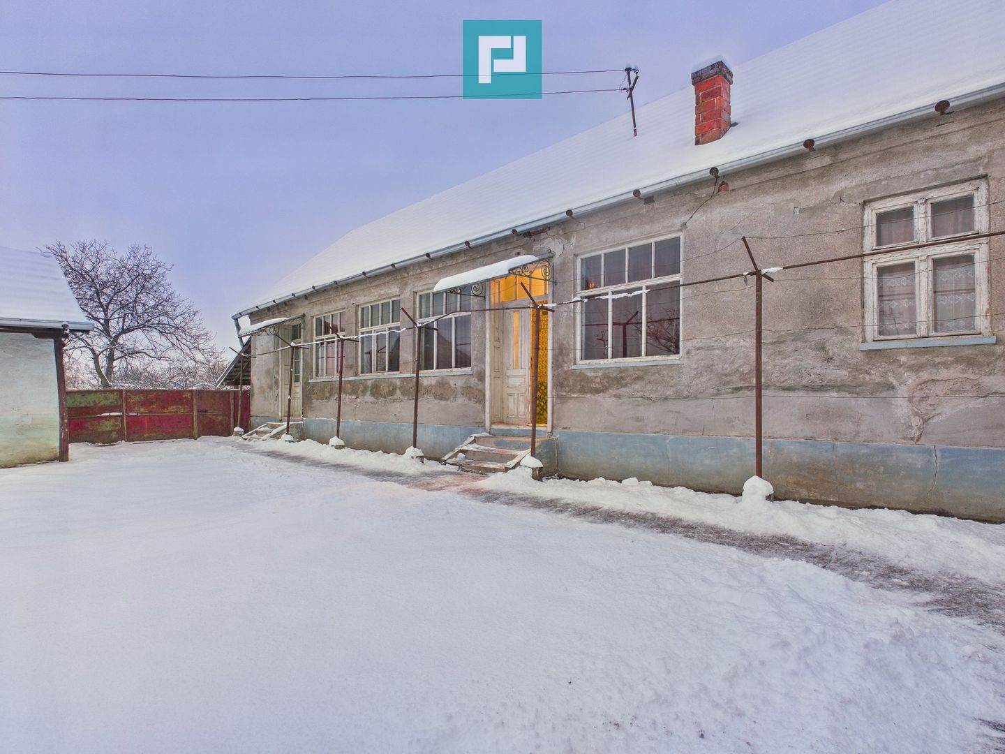 Casă  cu 2 corpuri total 4 camere în Nădab - Poză 6