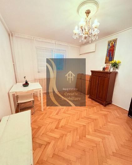De vânzare apartament decomandat - Poză 13