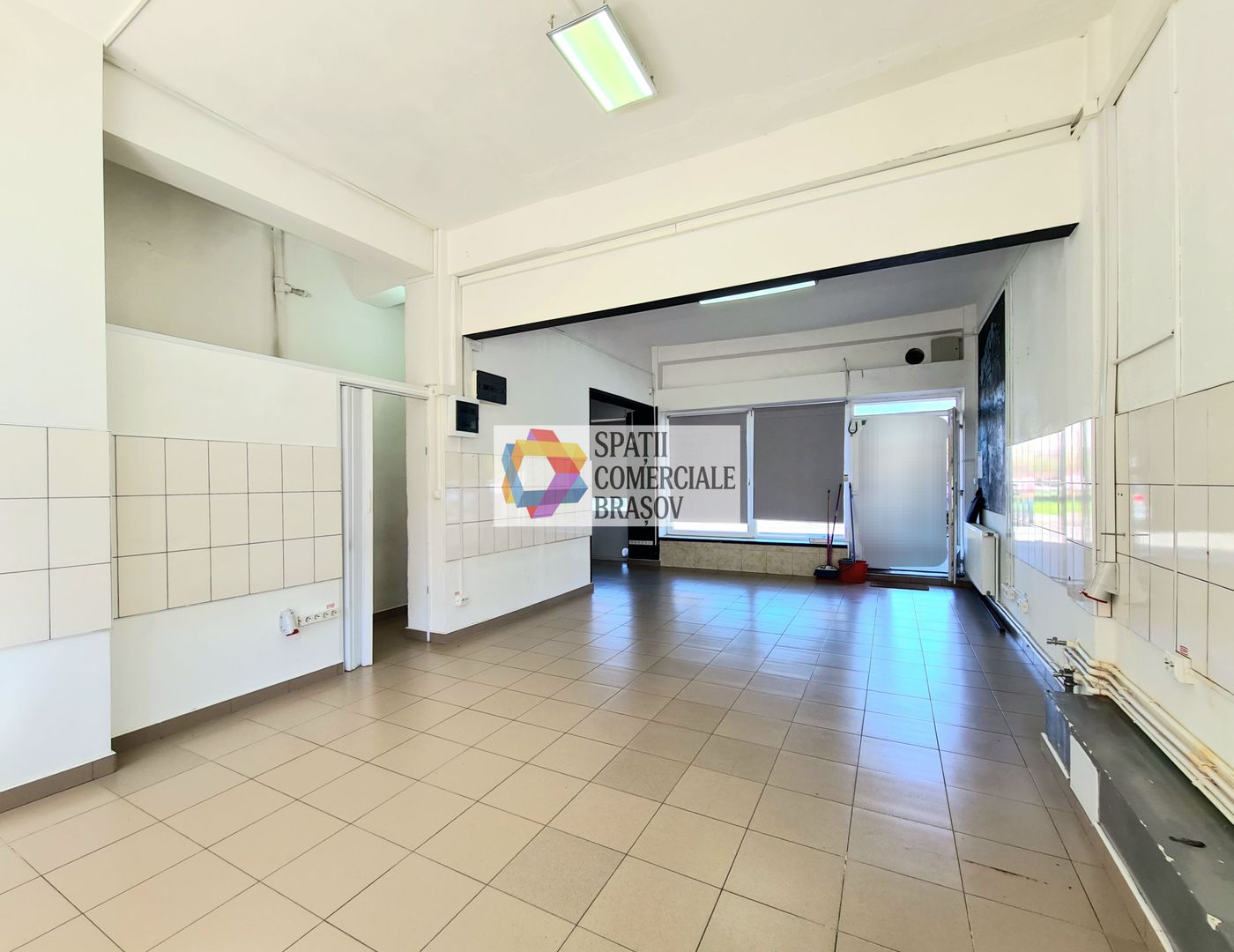 Spatiu comercial de închiriat Brasov - 46 mp cu 380 w # plus- imo.ro - Poză 1
