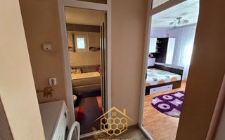 Apartament cu 3 camere in zona centrala - Filiasi - Poză 11
