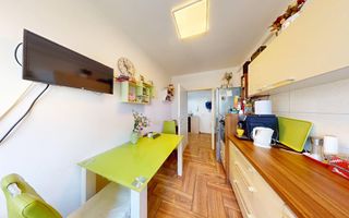 Apartament decomandat, 2 camere, balcon, boxa - Avangarden - Poză 2