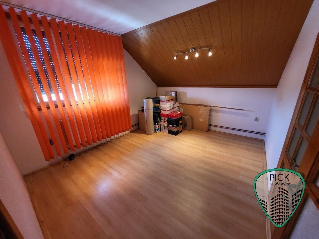 P 1148 - Casă cu 5 camere în jud. Mureș, Ungheni - Poză 4