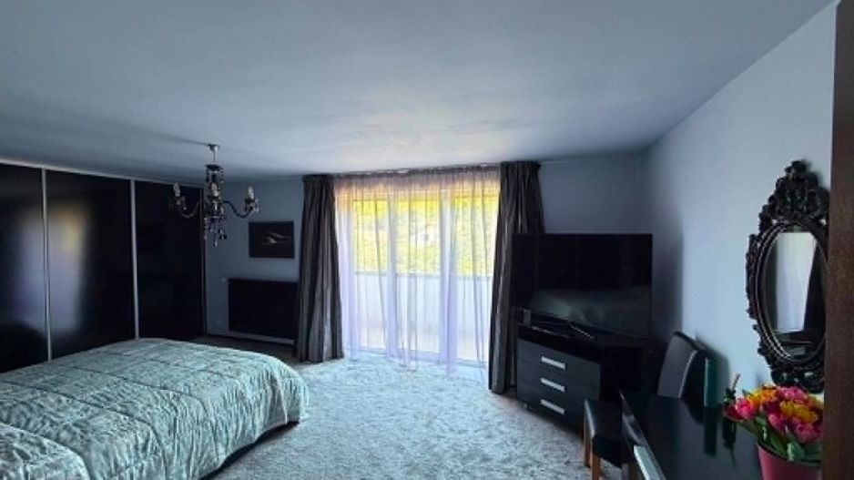 Casă 300 mp în Micești | Teren 2.026 mp | 4 dormitoare - Poză 9