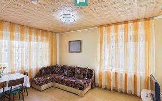 Casă renovată cu curte mare de închiriat în Rontău - Poză 4