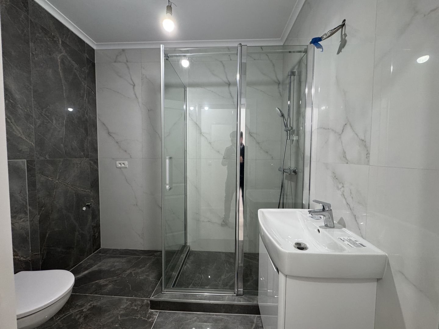Apartament nr.19 cu 2 camere, boxa si parcare incluse in pret - Poză 4