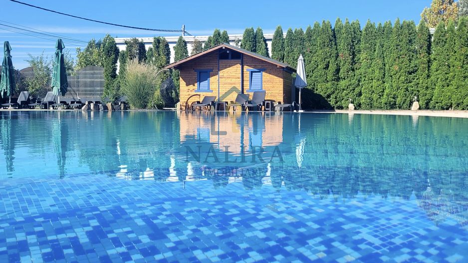 Proprietate unică de vânzare – piscină, restaurant, terasă - Poză 19