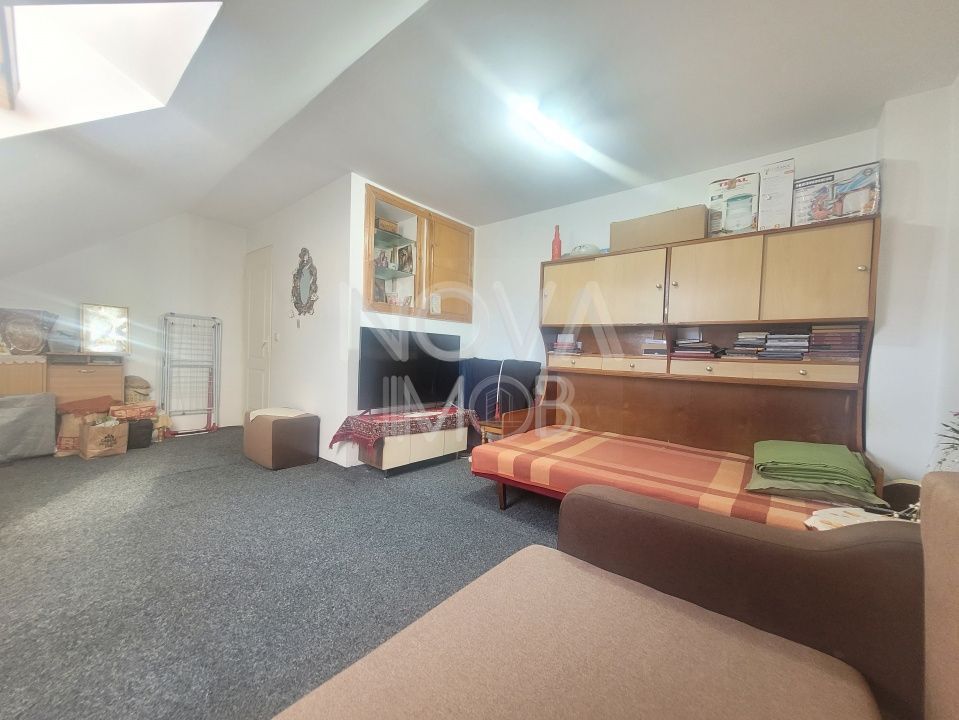 Apartament tip mansarda cu balcon, mobilat-utilat, Valea Aurie - Poză 5