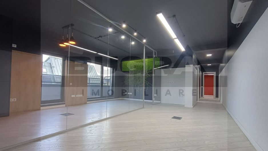 Cladire moderna, superfinisata 500 mp, teren 600 mp, 8 parcari - Poză 4