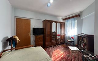 Apartament cu 3 camere decomandate, etaj 2, Centru - Poză 8