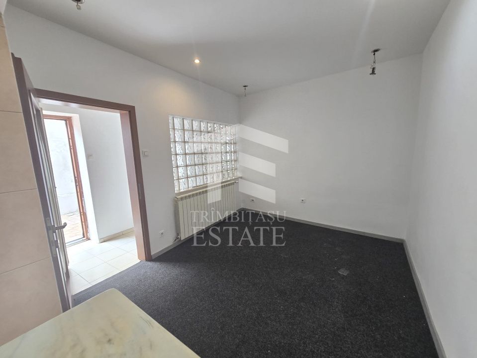 CENTRU- Casa ideala pentru birouri | studio | cabinet | gaz | curte - Poză 13