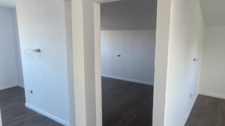 Vila Modernă și Complet Renovată în Otopeni – Oferă Confort și Accesibilitate - Poză 14