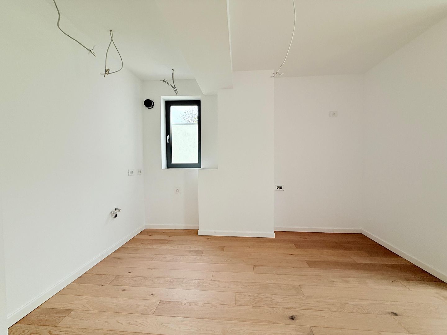Timpuri Noi | 4 camere 100 mp UTILI | 240 mp GRADINA | 70 mp TERASA - Poză 6