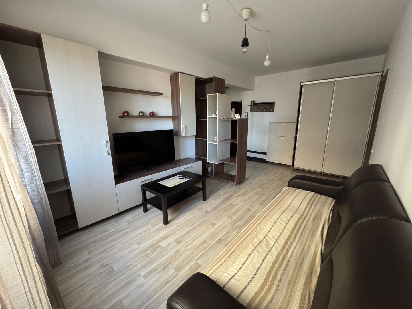 AP. 2 CAMERE, BLOC NOU, CENTRALA , BUCATARIE INCHISA , LOC DE PARCARE - Poză 5