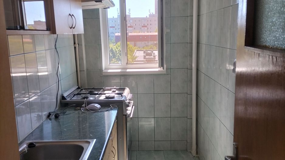 Apartament  Luminos 2 camere. Decomandat. Brancoveanu. - Poză 3