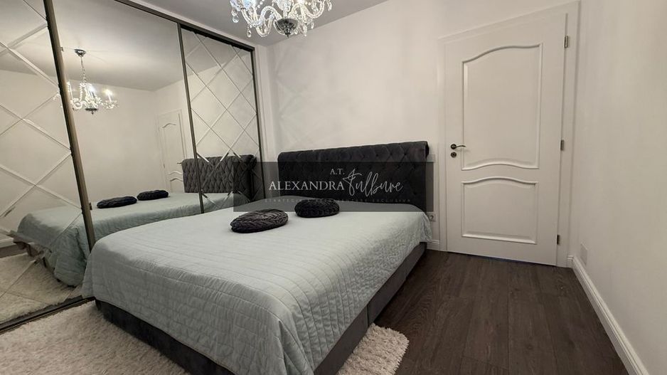 Apartament 3 camere decomandate, 2 bai,balcon, etaj intermediar, garaj - Poză 5