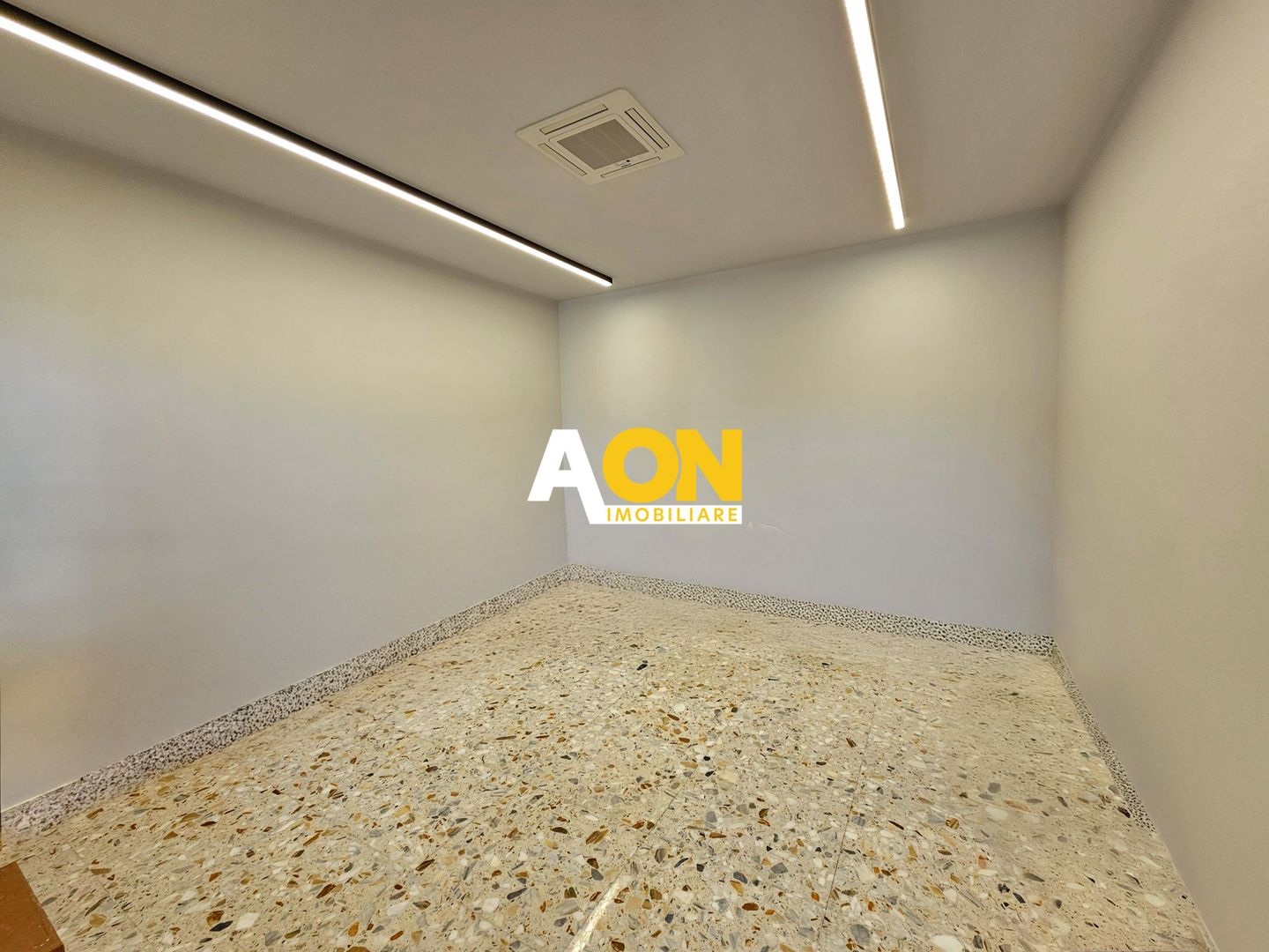 Spatiu de birouri,2 camere, ultracentral, 22 mp - Poză 1