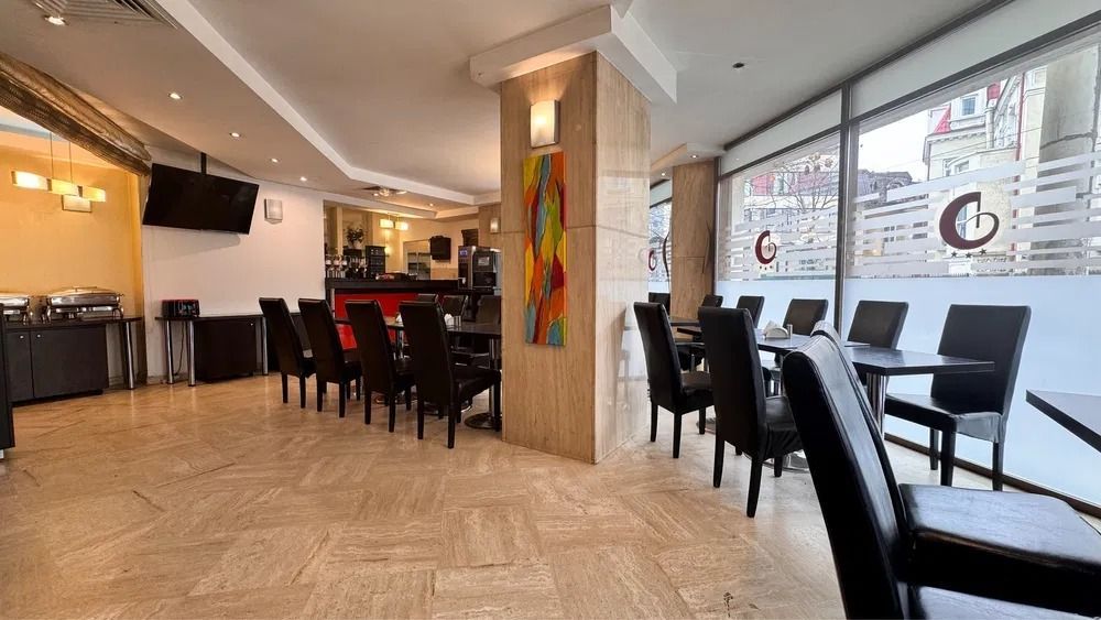 Spatiu comercial de inchiriat| zona ultracentrala, locatie de colt - Poză 4