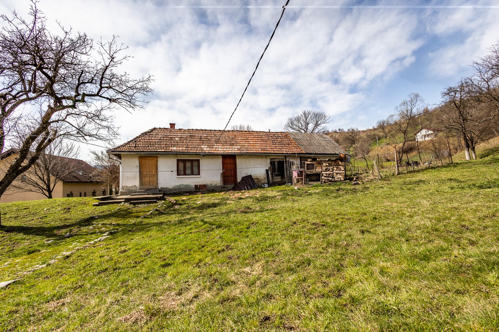 Domeniu de 6.500 mp teren+casa parinteasca,in magia Bucegilor,Moieciu, Brasov. - Poză 11