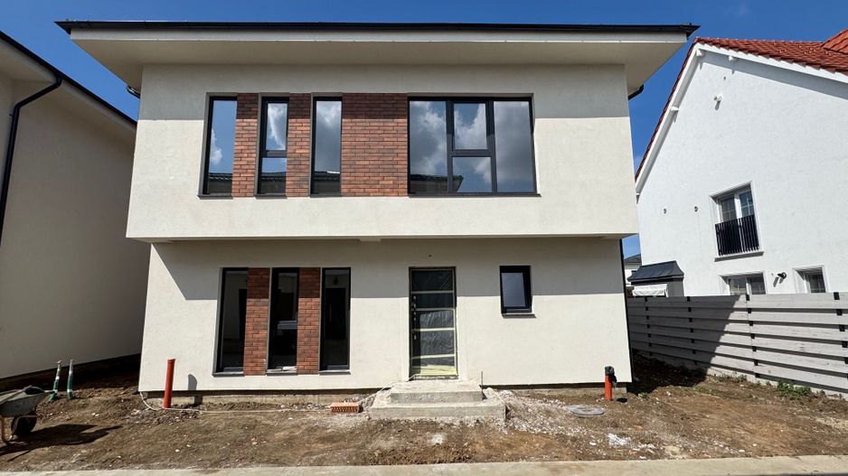 Vila Individuala 23 august TOATE UTILITATILE, curte 340m2 - Poză 1