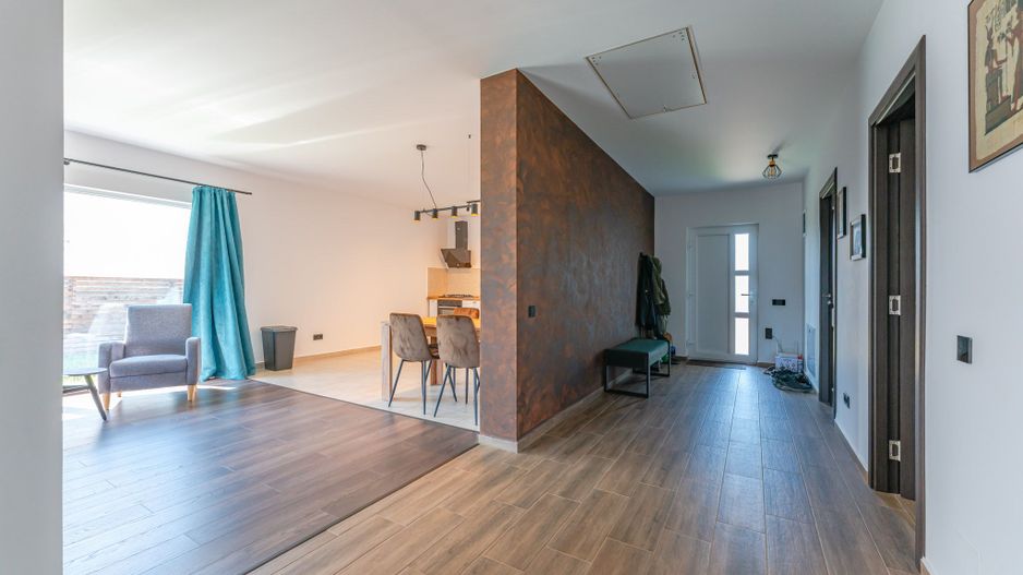 Casă Individuală de Închiriat, Încălzire în Pardoseală, Teren 400 mp - Poză 18