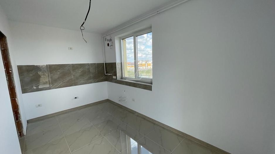 Terasa 45 mp. Decomandat. Parcare. - Poză 3