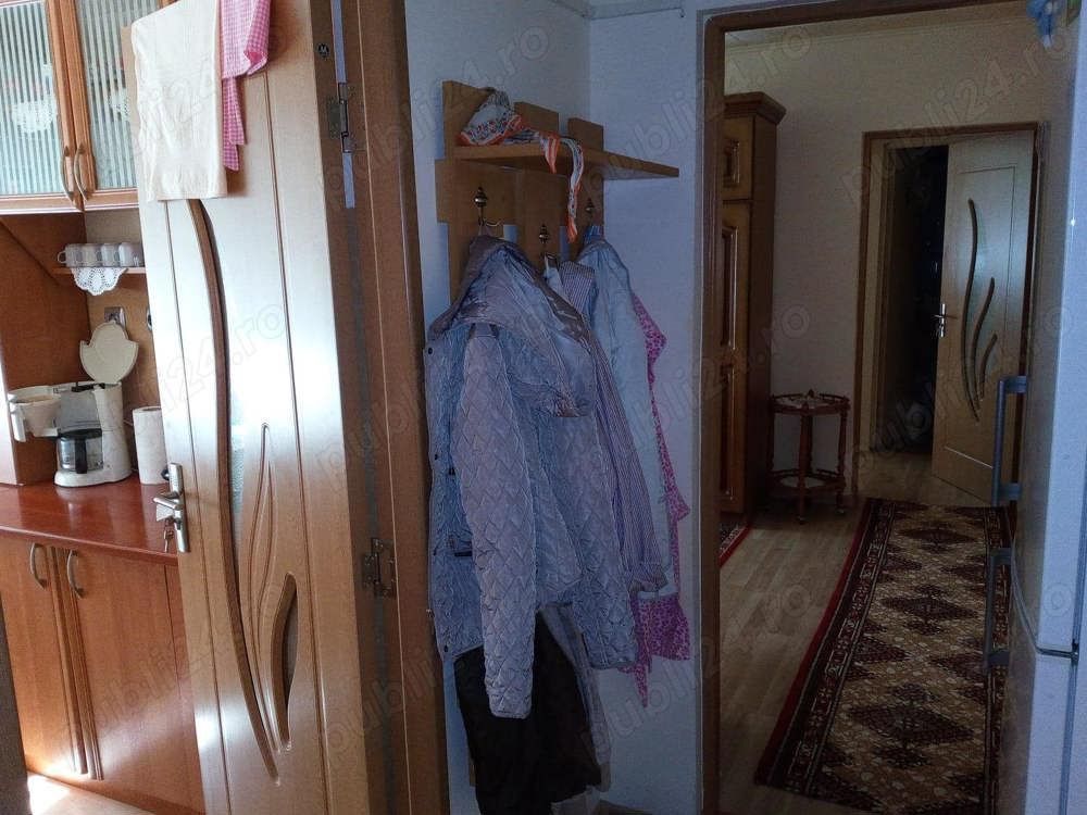 BRASADAS vinde ap 2 cam la PARTER zona Spitalul Judetean. - Poză 3