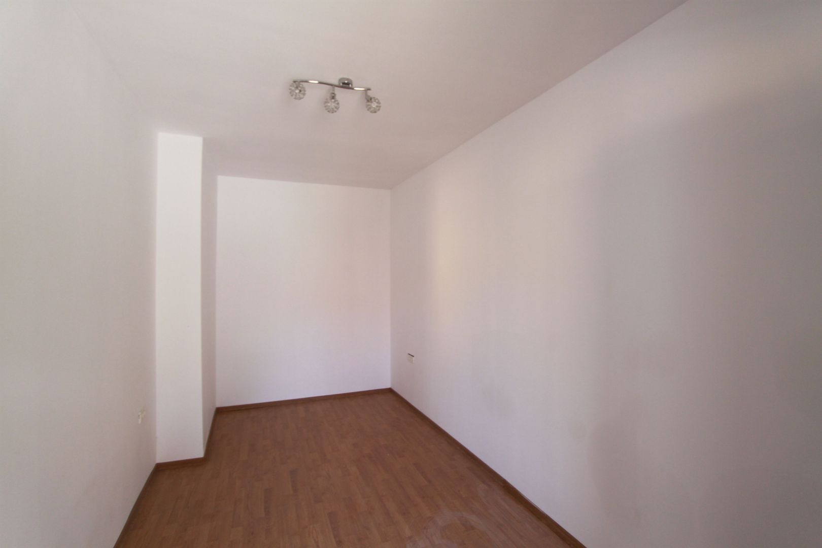 Casa singur in curte-zona Girocului - Poză 3