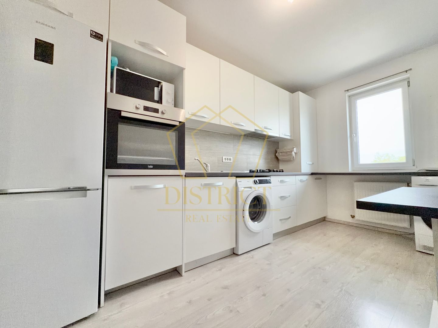 Apartament cu 2 camere mobilat, decomandat la etajul 2 in Giroc la asfalt. - Poză 8