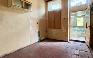 Casa de epoca renovabila in zona ICIL, Constanta - Poză 14