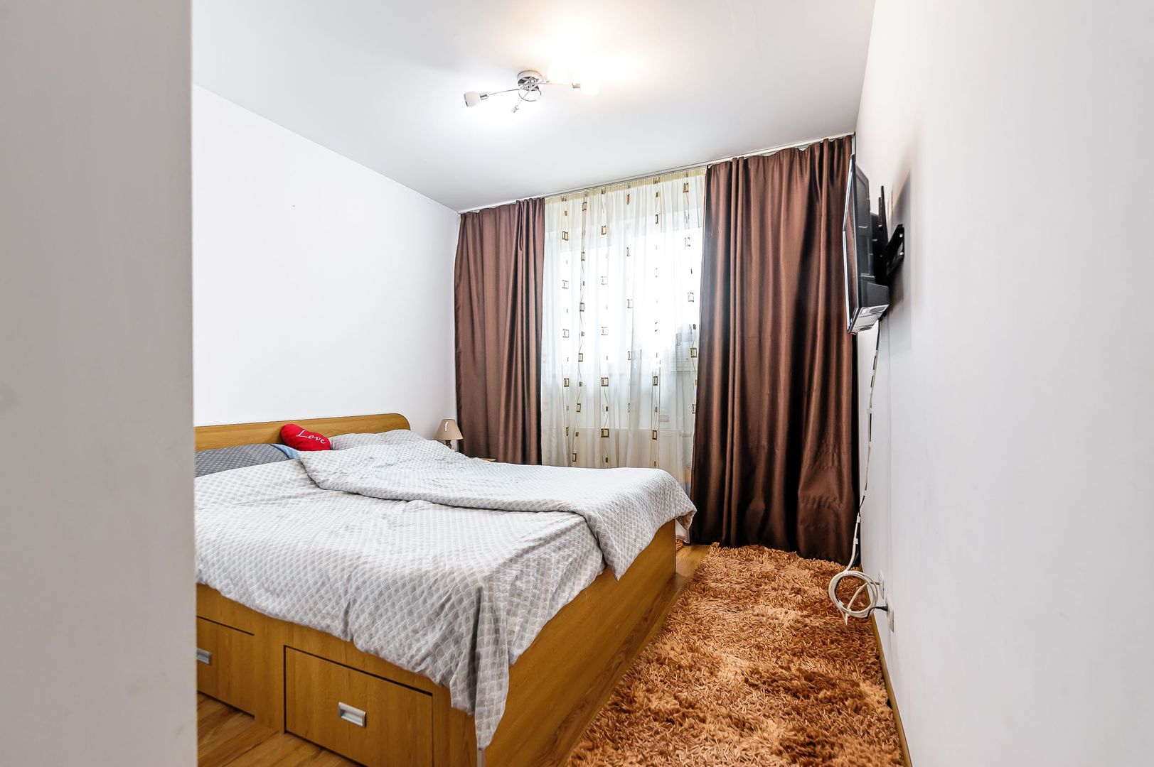 Apartament modern cu 3 camere, Via Romana. Arad. - Poză 4