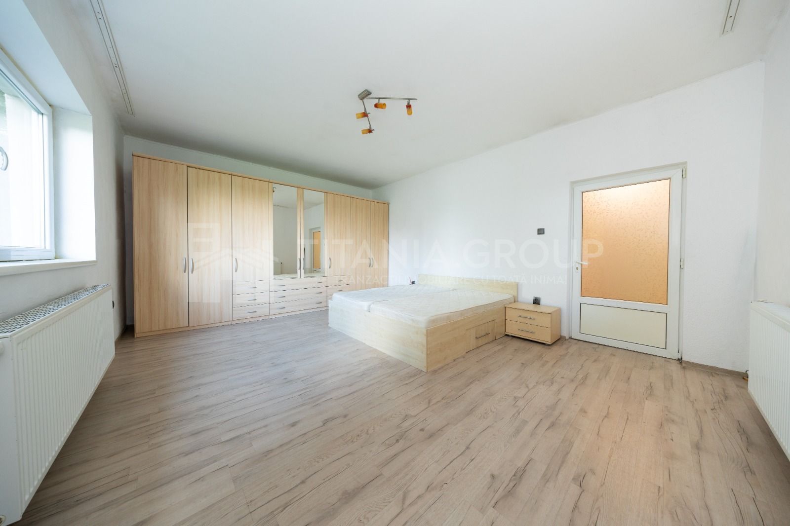 Casă cu teren 2.200 mp și deschidere la DN13 | Zonă mixtă | Brașov, Stupini - Poză 11