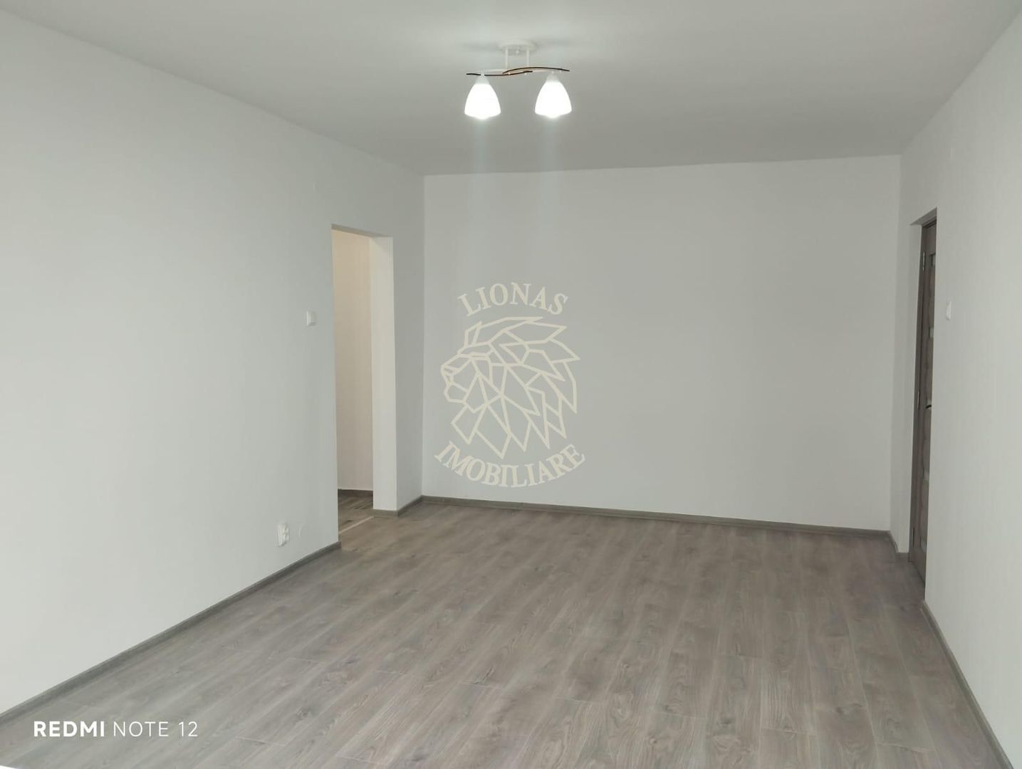 Apartament 2 camere 52mp+balcon-etaj 2-renovat-Zona Andrei Muresanu - Poză 3