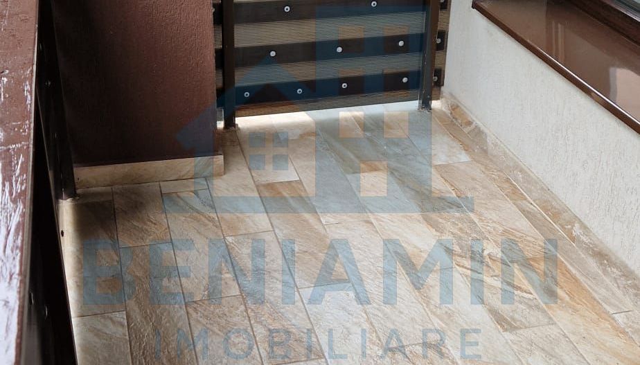 Apartament 2 camere decomandat etaj 1 Cartier Tractorul 2014 - Poză 4
