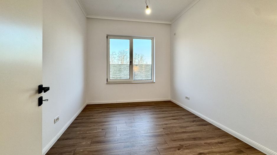Duplex modern cu grădină, la intrare în Moșnița Nouă - Poză 20