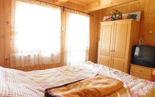 Casă de vacanta de vanzare, in Marisel, langa Cabana Motilor - Poză 48