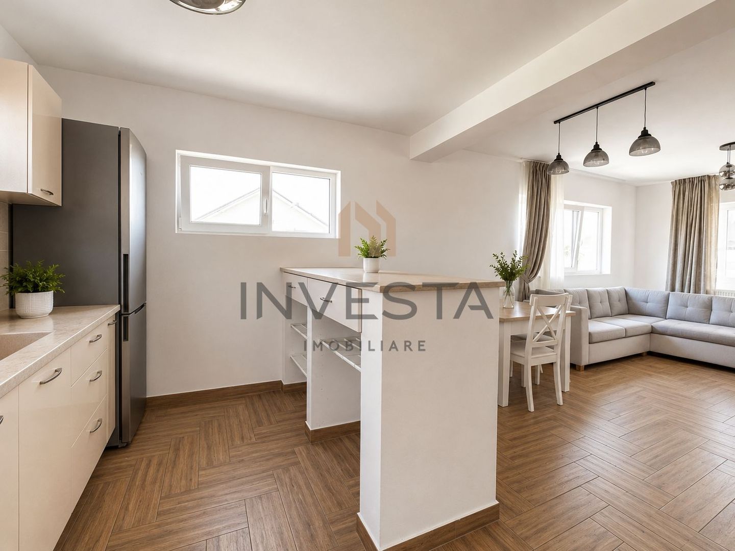 Casa tip duplex cu 4 camere de inchiriat in zona Europa - Poză 3