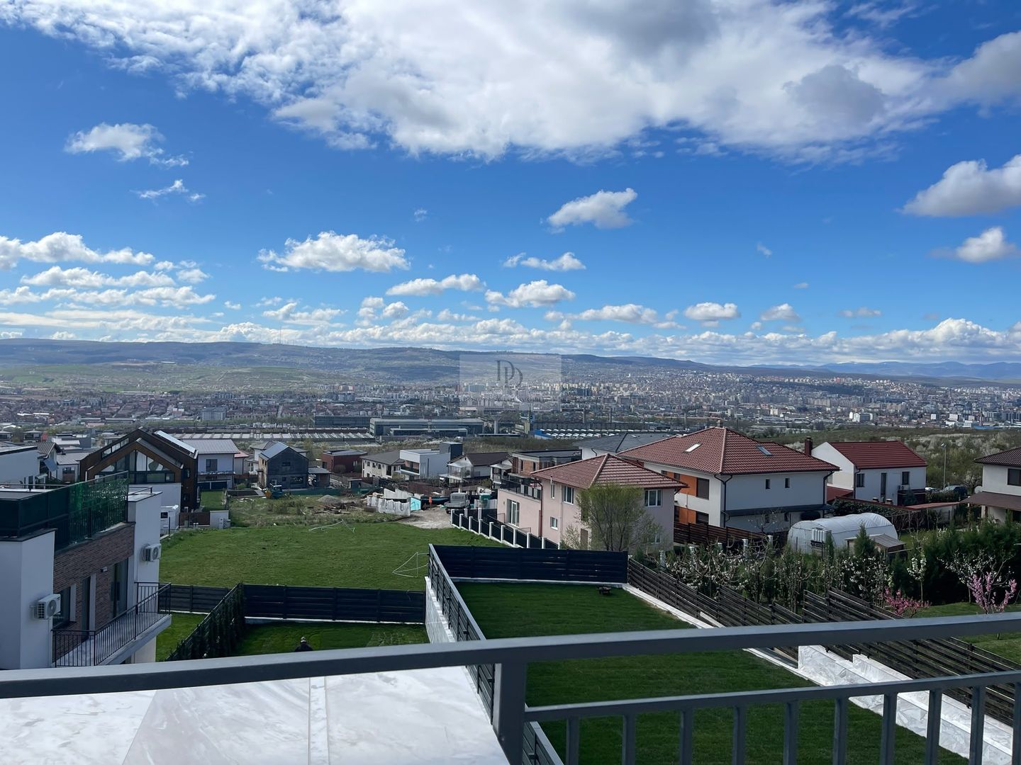 Casă de închiriat | Terasă Panoramică | Piscina | Cartier Voroneț - Poză 1