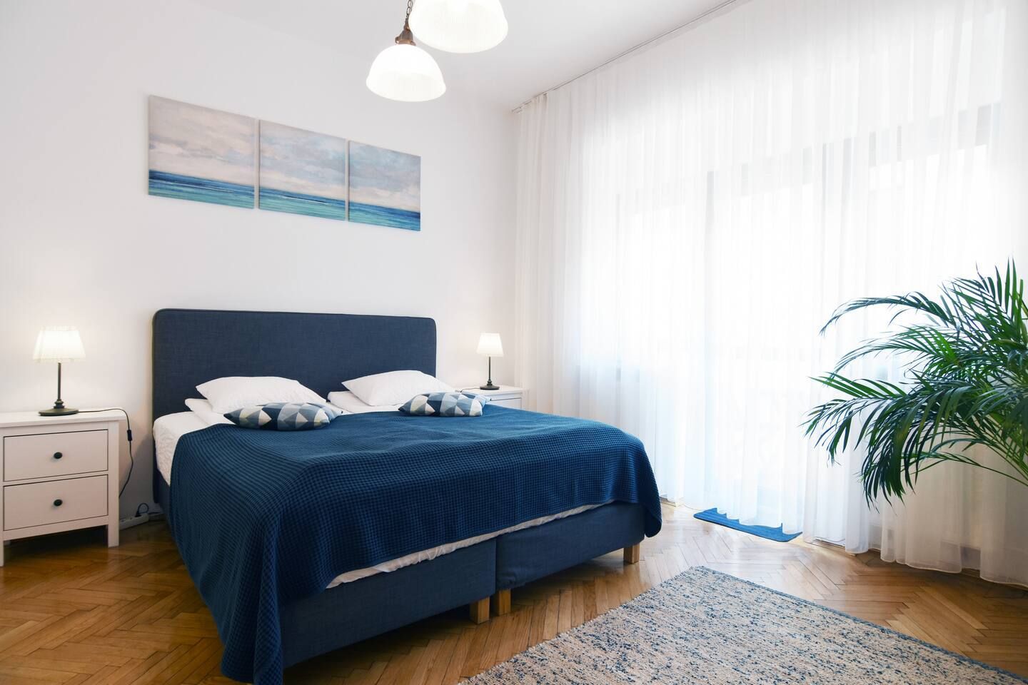 Studio superb (Garsonieră) Cismigiu, Blocul Florentin, centrală, balcon. - Poză 1