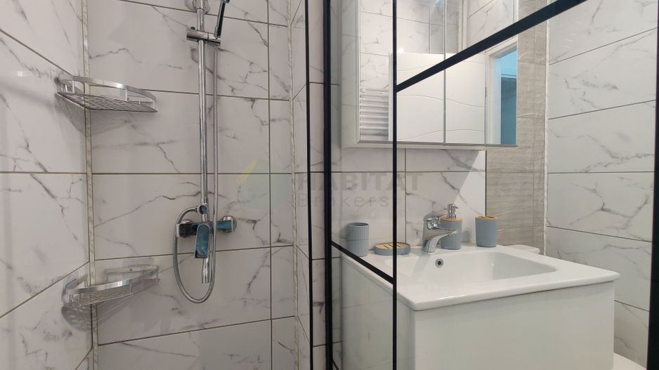 Prima inchirere,  strada Odobesti la intrarea in parc - Poză 12