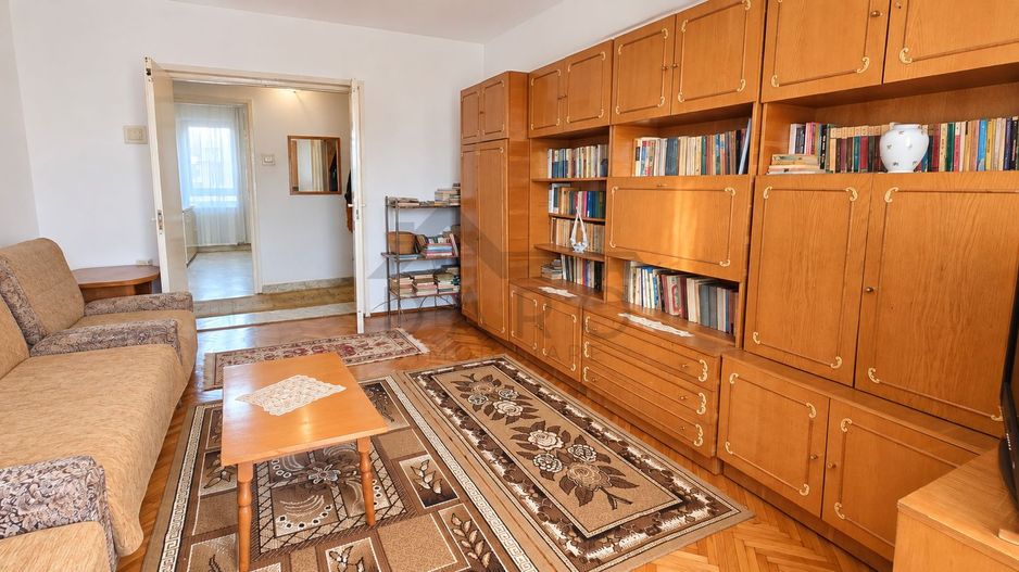 Vând apartament cu trei camere Tudor confort 1 - Poză 3