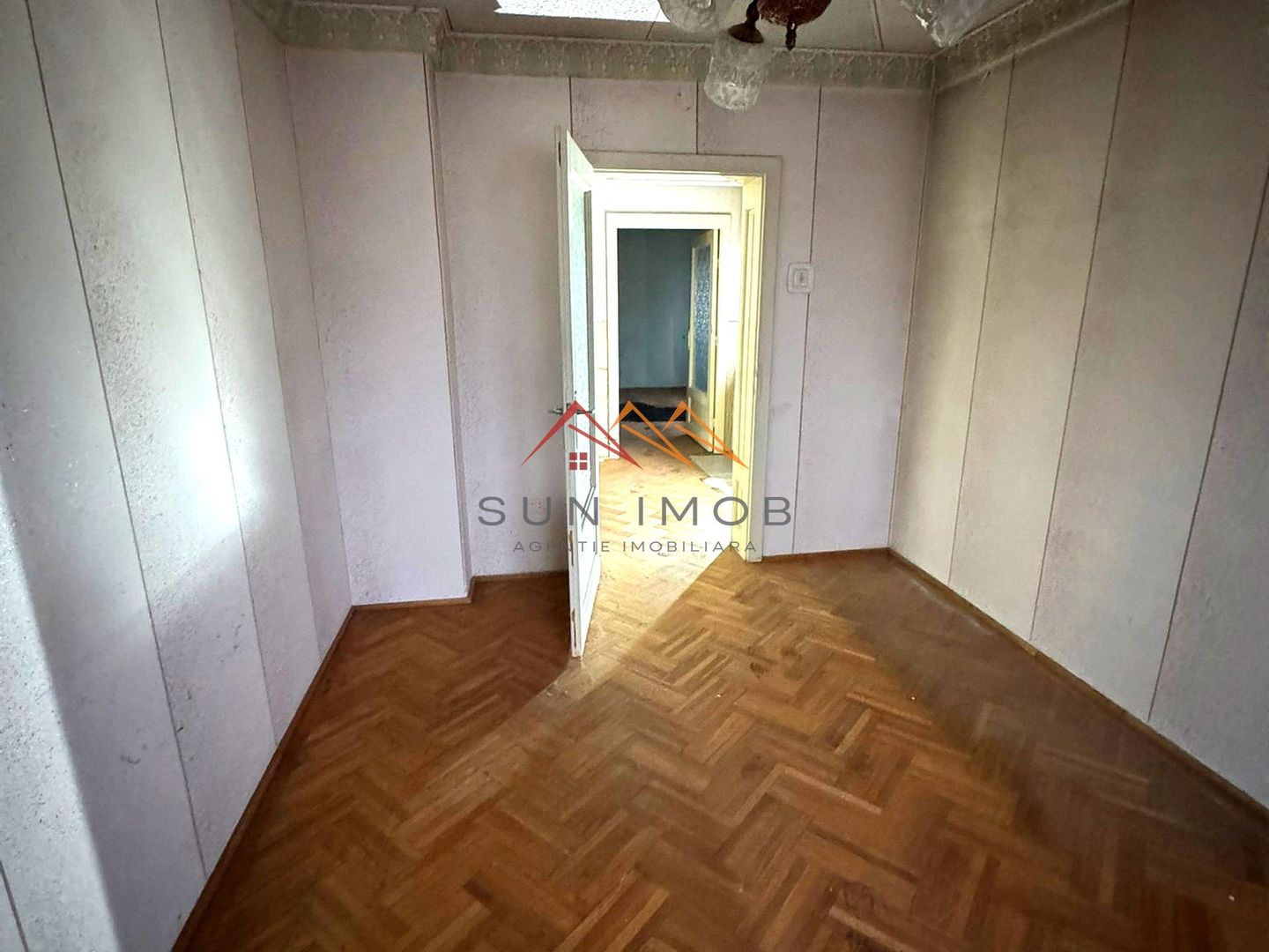 Casa D+P+E, an 1980, teren 285 m2, zona foarte buna, Campina, Prahova - Poză 5