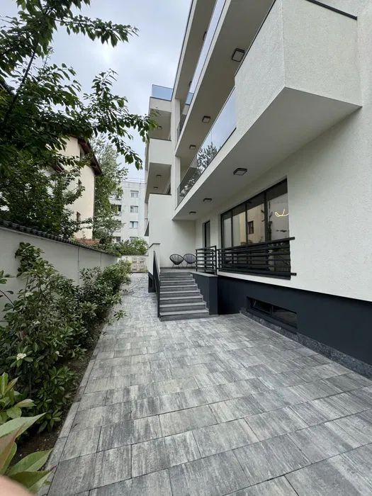 Spațiu modern cu terasă de inchiriat | Showroom, birou sau studio - Poză 1