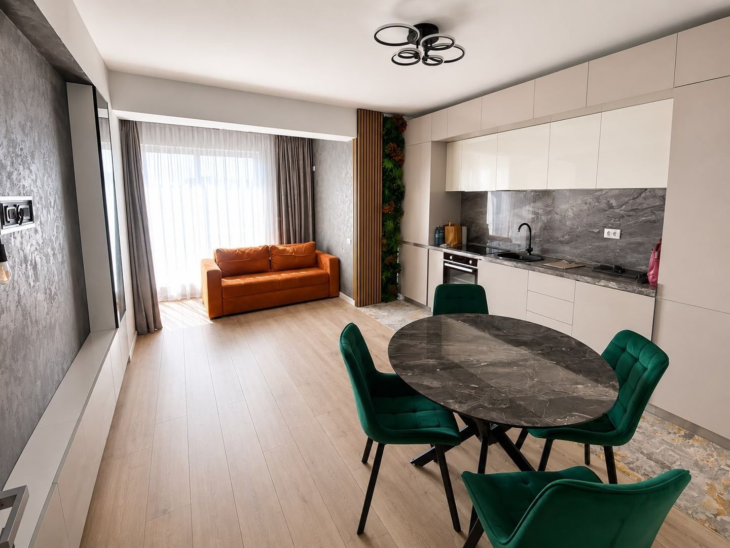 APARTAMENT 3 CAMERE / GHICA APARTAMENTS - Poză 2