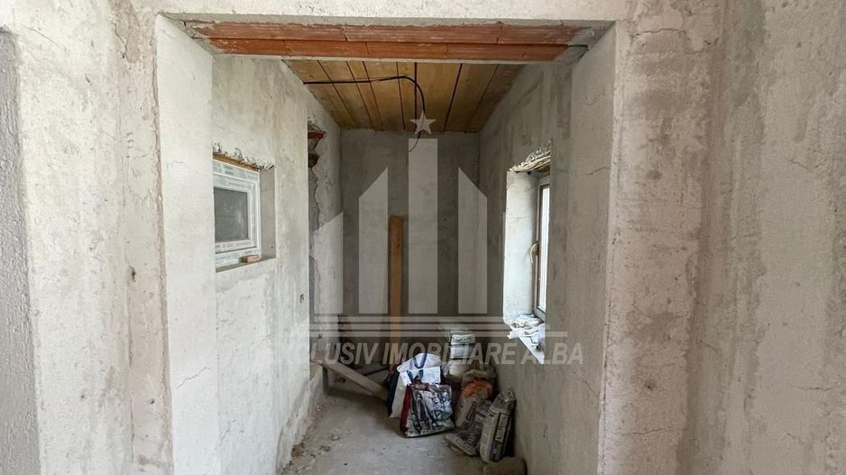 Casa individuala de vanzare, Lipoveni - Centru - Poză 3